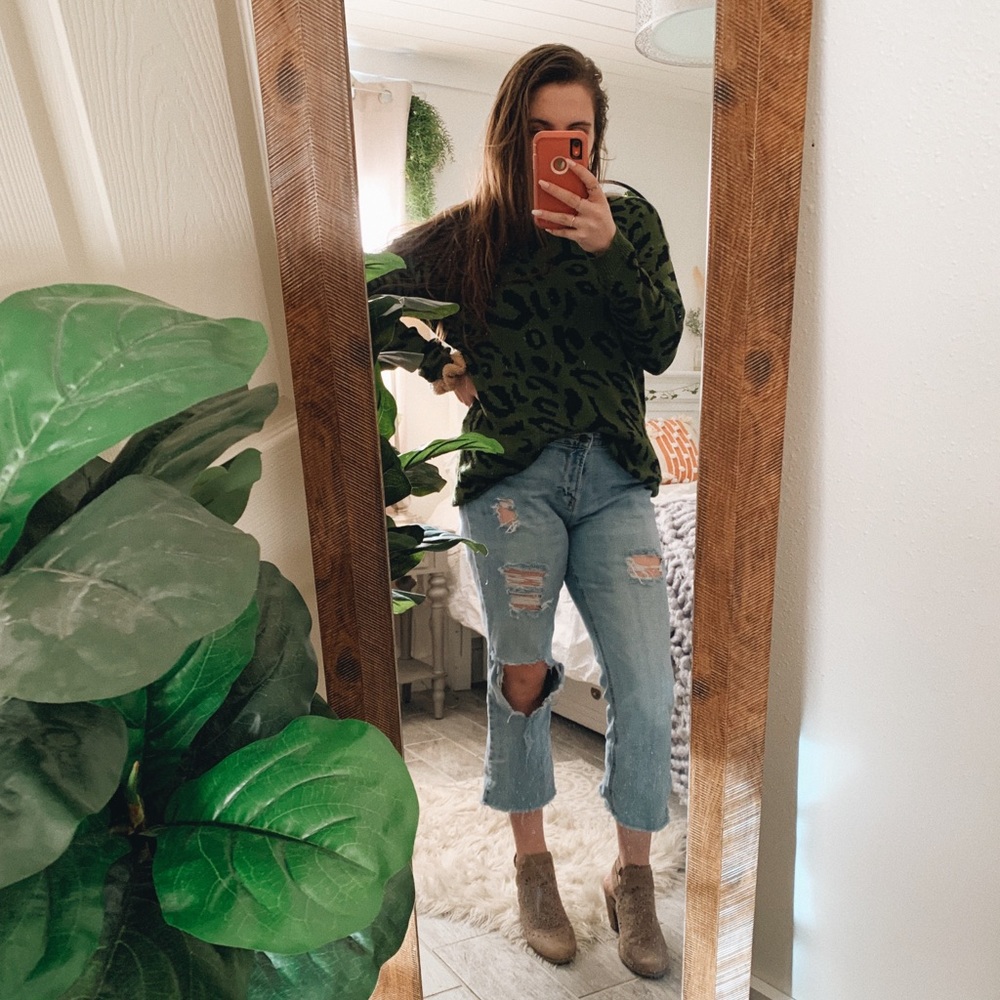 Ecowish Green Leopard Sweater